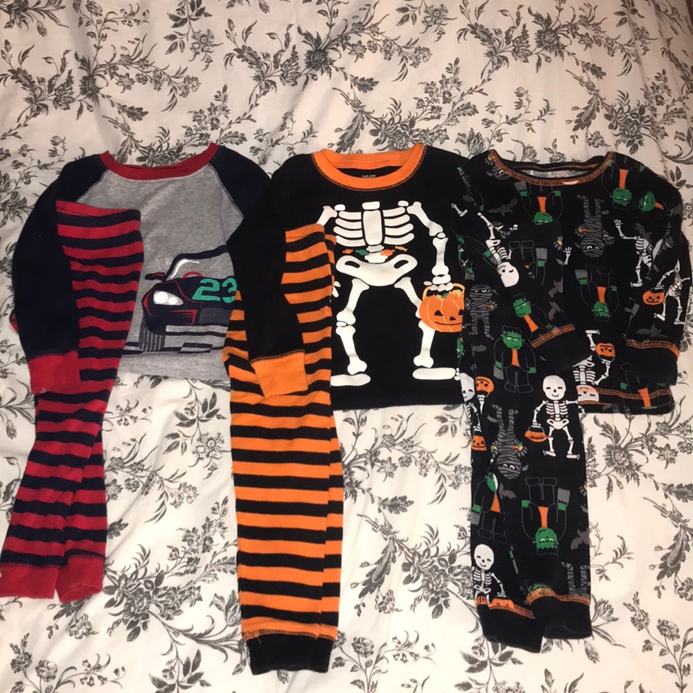 Lot of 3T pjs